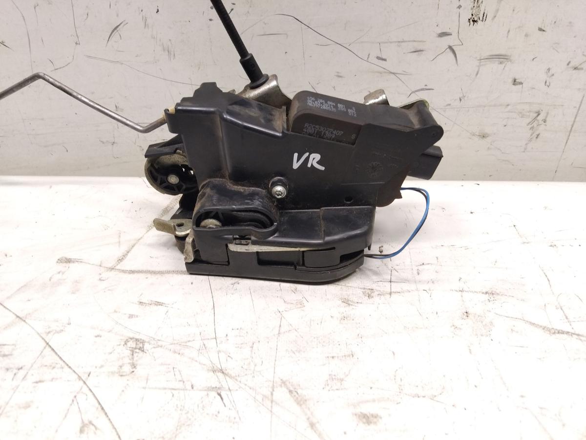 Mercedes Benz Vito 639 original T&uuml;rschlo&szlig; vorn rechts mit ZV Bj.2004