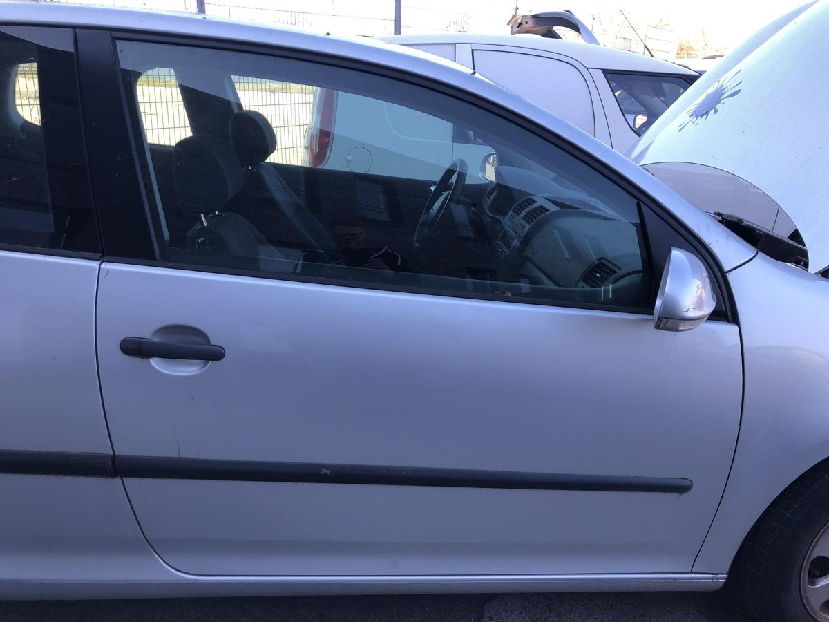 VW Golf 5 V 1K T&uuml;r vorn rechts Beifahrert&uuml;r nur f&uuml;r 3 t&uuml;rer LA7W Reflexsilber