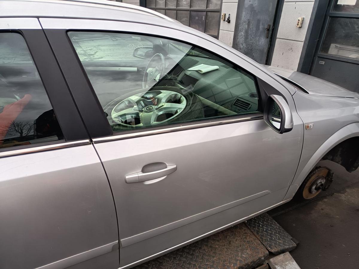 Opel Astra H Caravan Bj 2008 orig T&uuml;r vorn rechts Beifahrer Z157 Starsilber III