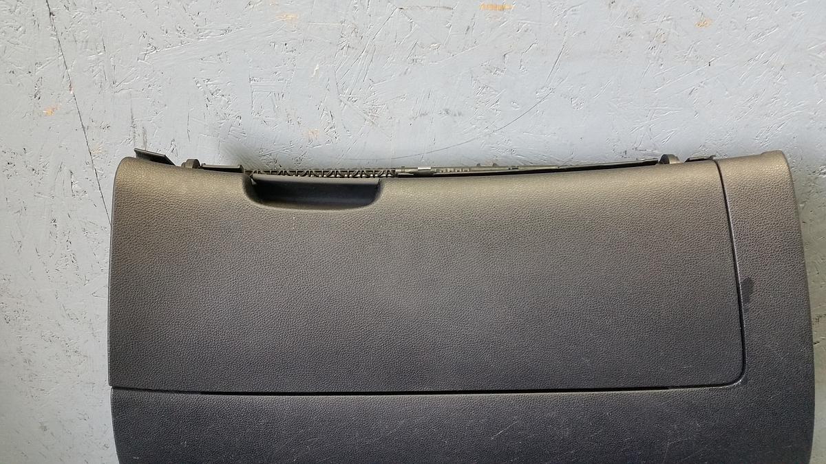Skoda Octavia II 1Z Bj. 2009 org. Handschuhfach Ablage Fach schwarz