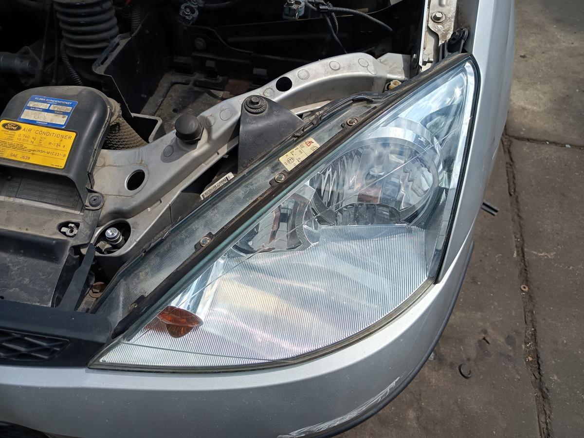 Ford Focus DAW original Scheinwerfer links Halogen Facelift Bj 2003