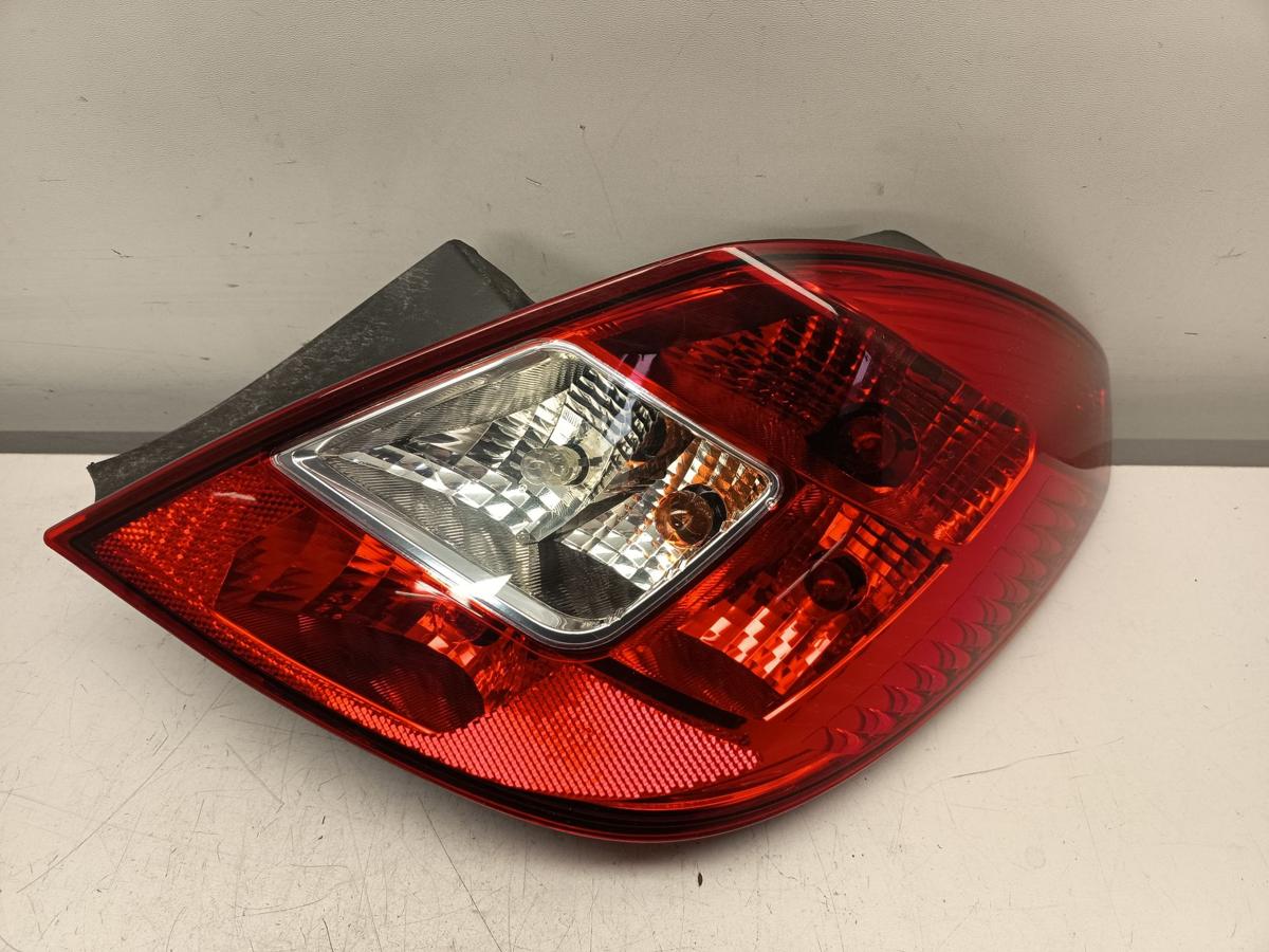 Opel Corsa D original R&uuml;ckleuchte rechts 5TRG Facelift Baujahr 2013