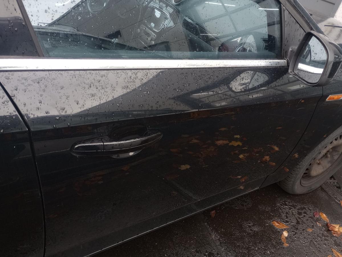 Ford Mondeo IV Kombi orig Tür vorne rechts Beifahrer Panther Schwarz Bj 2010