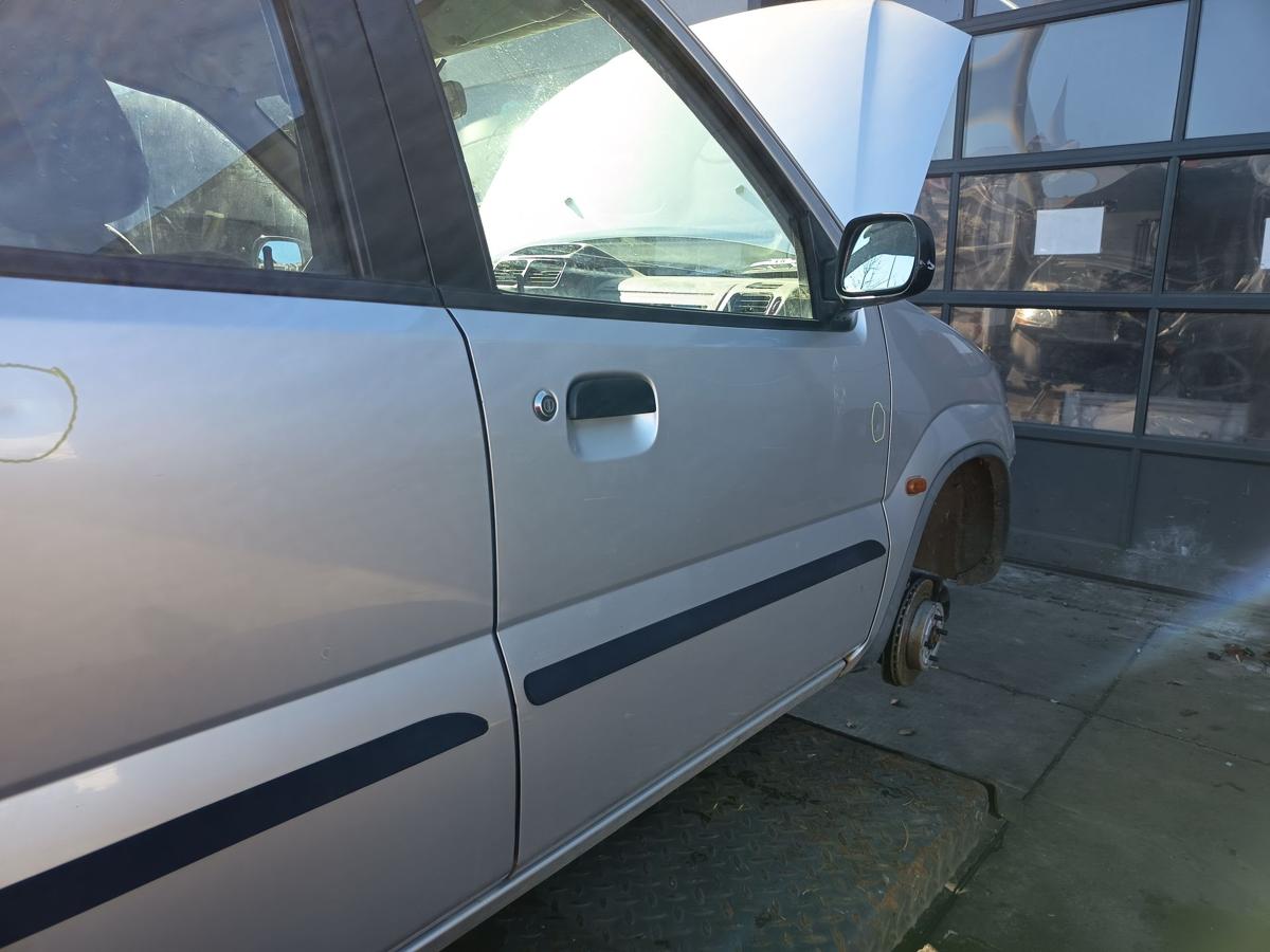 Suzuki Ignis I original T&uuml;r vorn rechts Beifahrer Z2S Silber Bj 2001