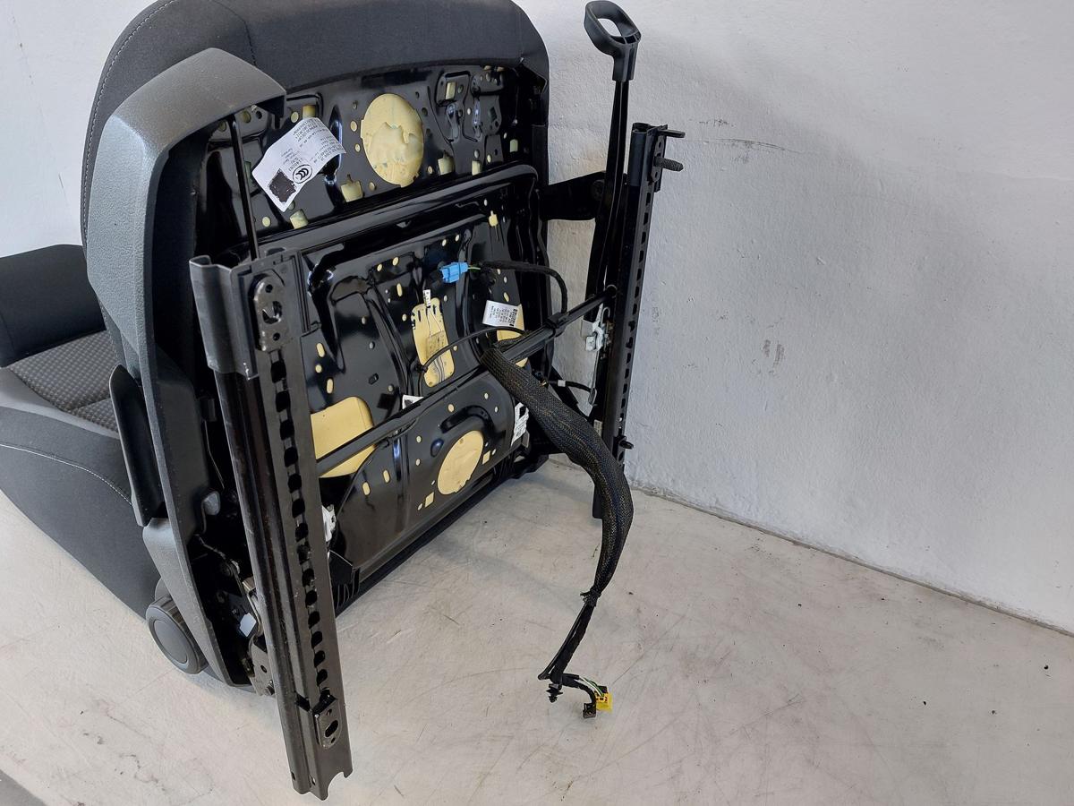 VW Passat 3G B8 Limo Sitz vorn rechts Fahrersitz Stoff ohne Heizung Autositz