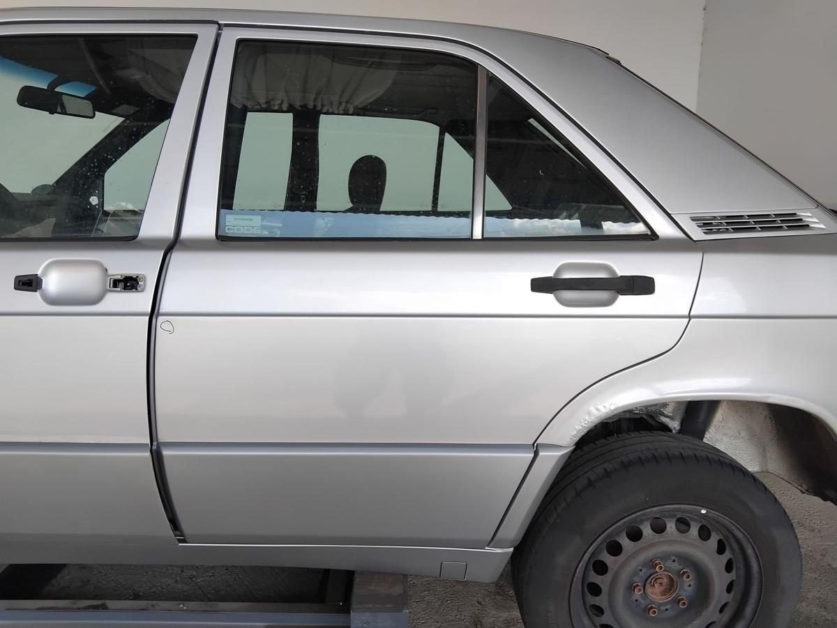 Mercedes Benz 190 W201 T&uuml;r hinten links 744 brillantsilbermetallic Mopf BJ1991