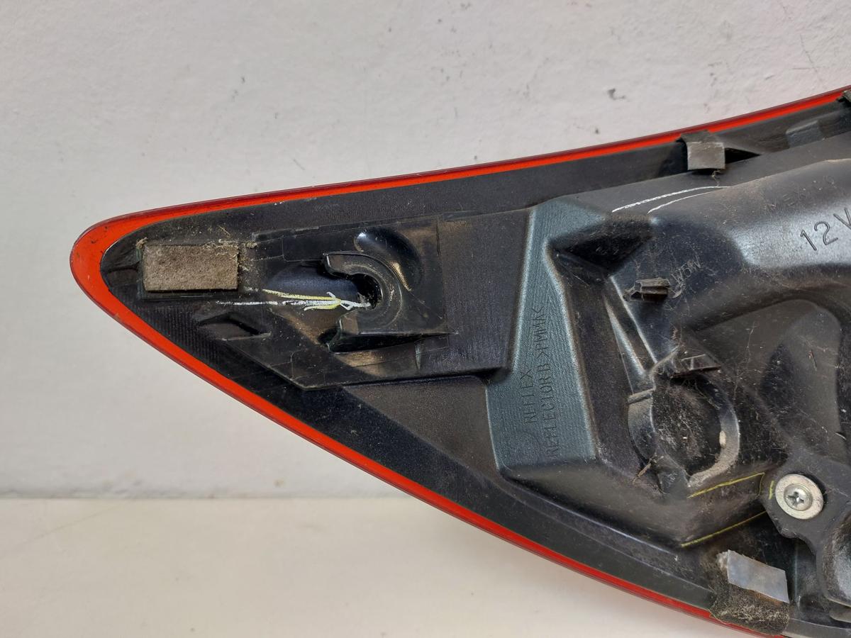 Mazda 2 Typ DJ R&uuml;ckleuchte R&uuml;cklicht Heckleuchte au&szlig;en rechts Ecke OEM