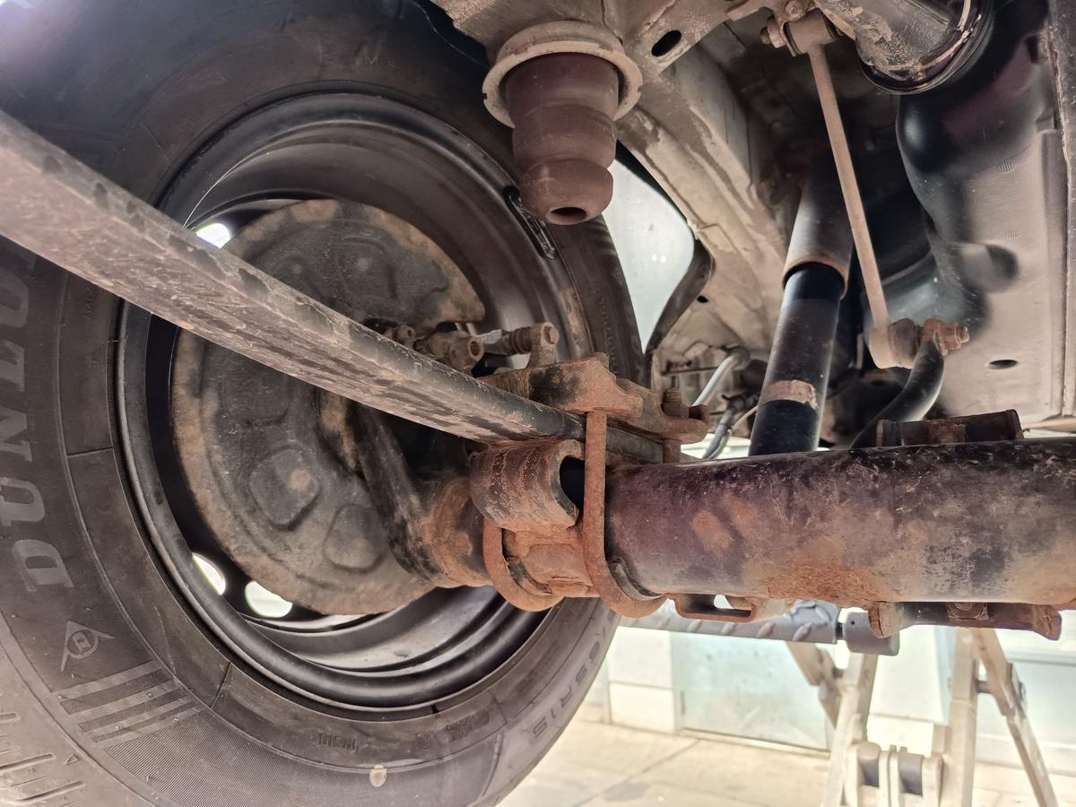 VW Caddy IV Hinterachse Tr&auml;ger komplett mit Blattfedern scheibengebremst Bj 2016