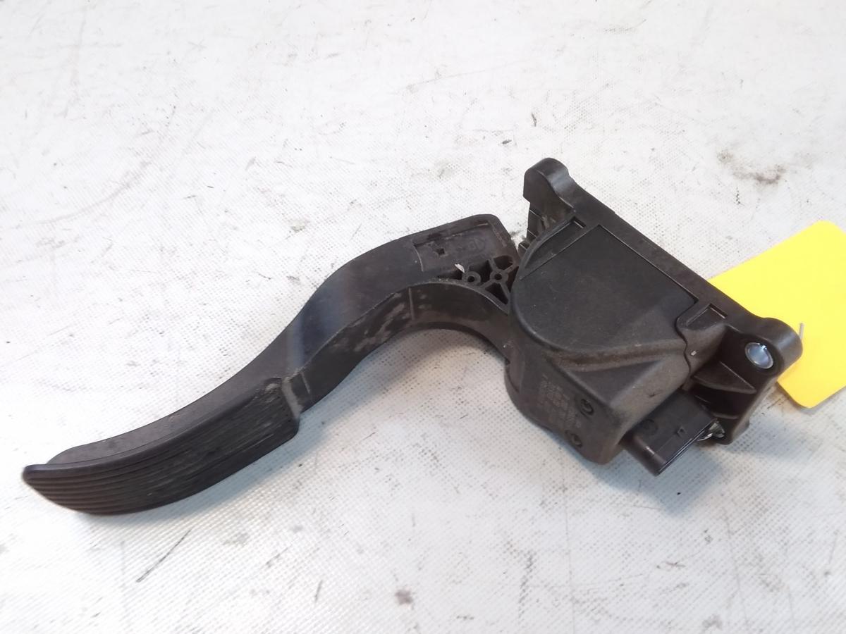 Mercedes Benz Vito 111CDI 447 original Gaspedal 1.6TD 84kw A9063000304 Bj.2014