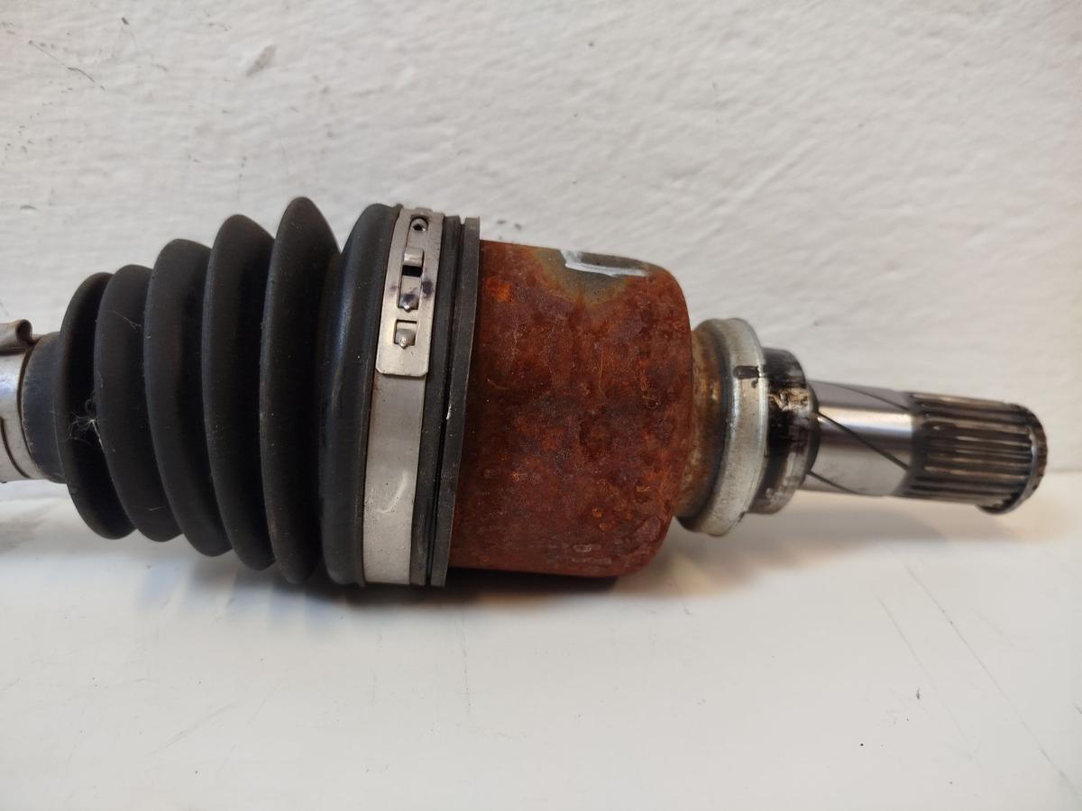 Nissan Micra K14 Antriebswelle vorn links Gelenkwelle vom Schaltgetriebe 5Gang