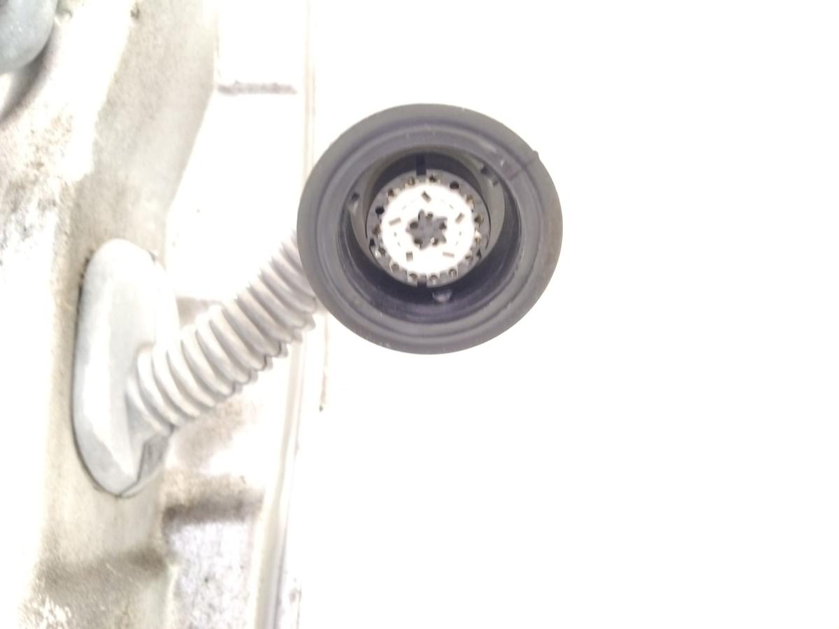 Ford Focus 1 T&uuml;r vorn links Fahrert&uuml;r Polar-Silber Metallic 4-und 5-t&uuml;rig BJ2003