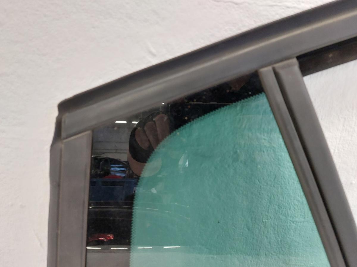 Opel Astra K B16 Dreieckscheibe Tür hinten rechts feste Scheibe Kombi getönt