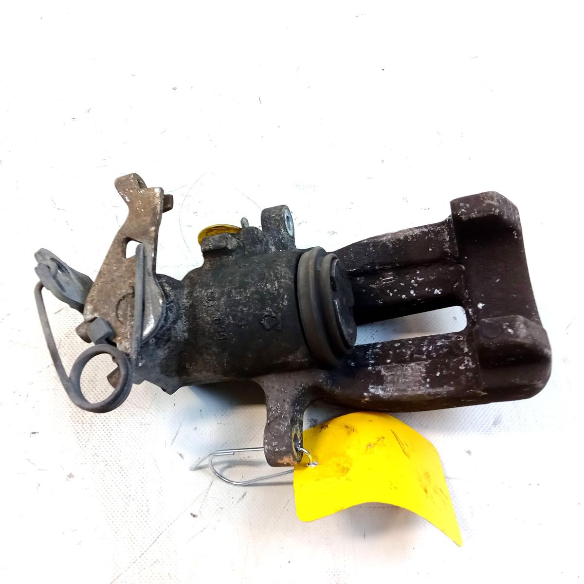 Audi A8 4D D2 original Bremssattel Hinterachse links Bremse 269x22mm Bj.1999
