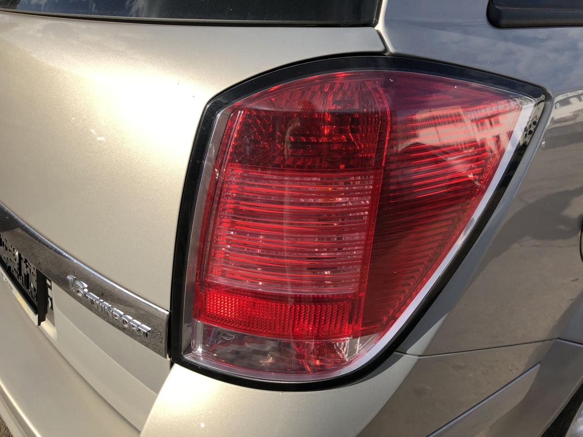 Opel Astra H Caravan Rückleuchte rechts Rücklicht Heckleuchte Rückscheinwerfer