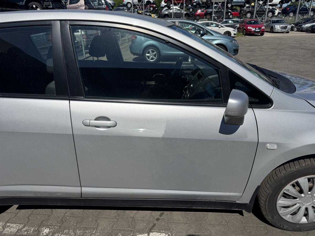 Nissan Tiida original T&uuml;r vorn rechts K23 Brilliant Silver Metallic Rohbau Bj.2009