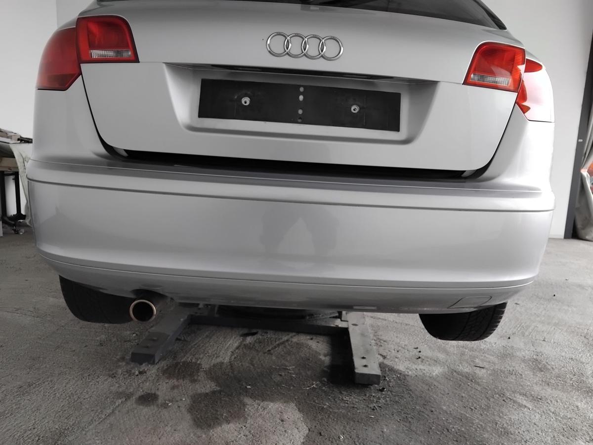 Audi A3 8P Sportback orig.Stossfänger Stoßstange hinten BJ2006 LY7W lichtsilber