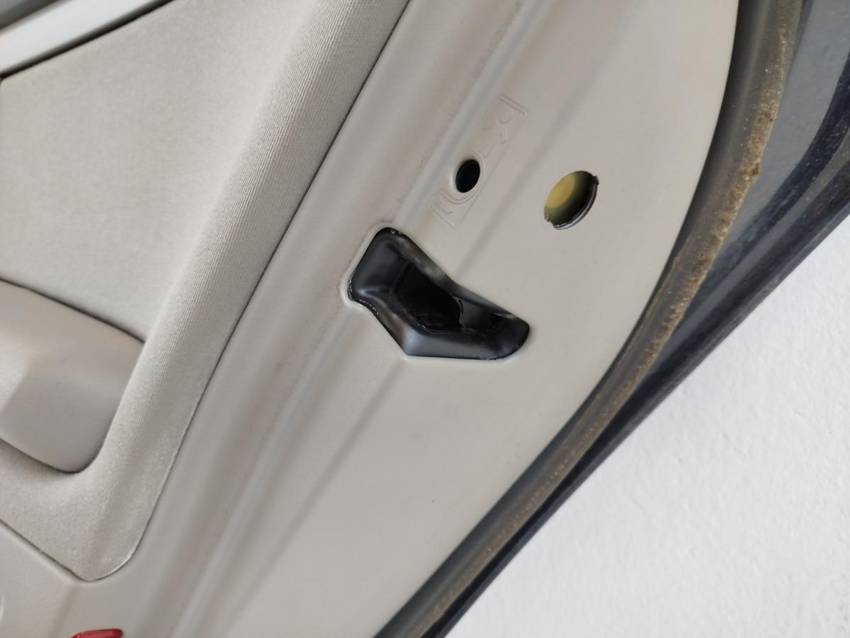 Audi A4 8E B7 Avant Tür hinten rechts Fondtür LY5K Brillantblau Rohbau Kombi