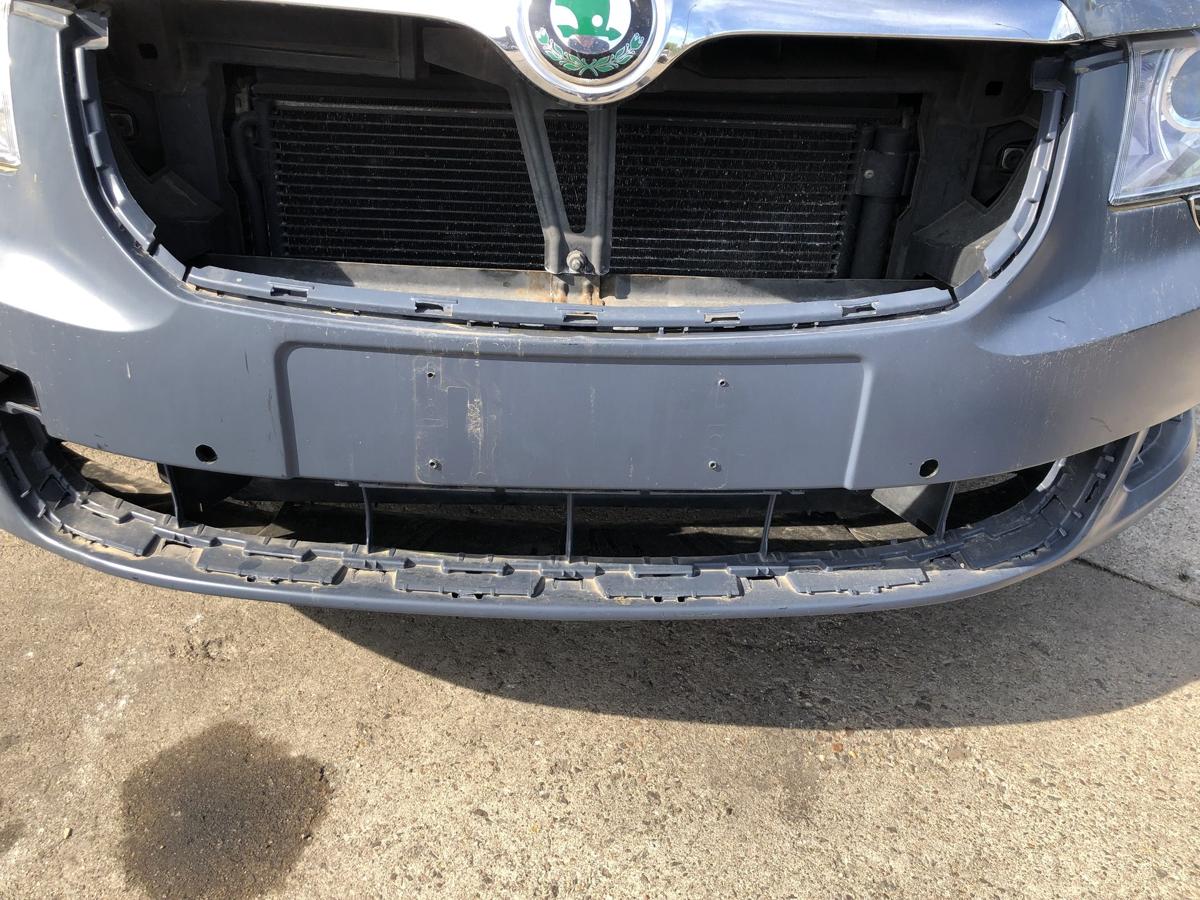 Skoda Superb 2 Typ 3T Sto&szlig;f&auml;nger vorn Frontsch&uuml;rze Zubeh&ouml;rteil unlackiert