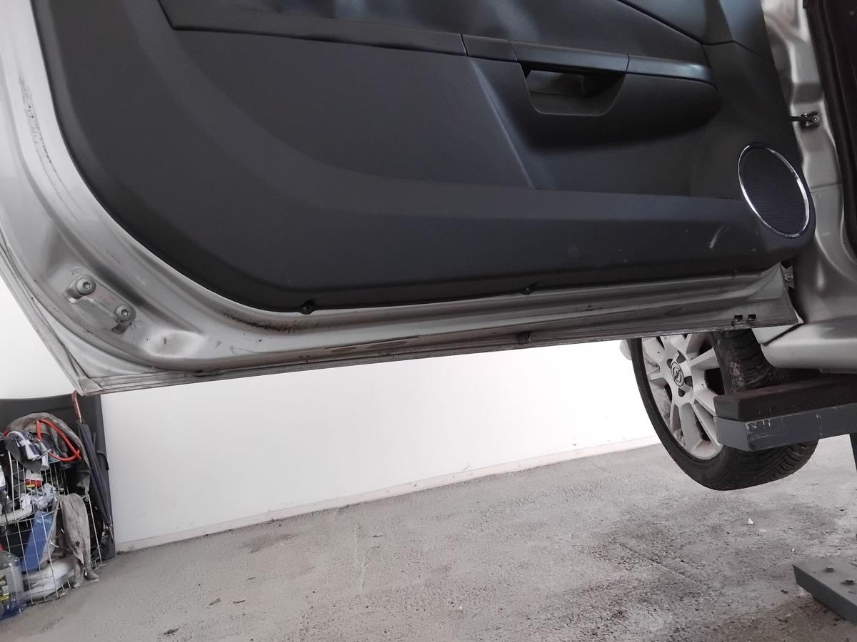 Opel Tigra TwinTop Tür links Fahrertür starsilber III Z157 BJ2006 Rohbau