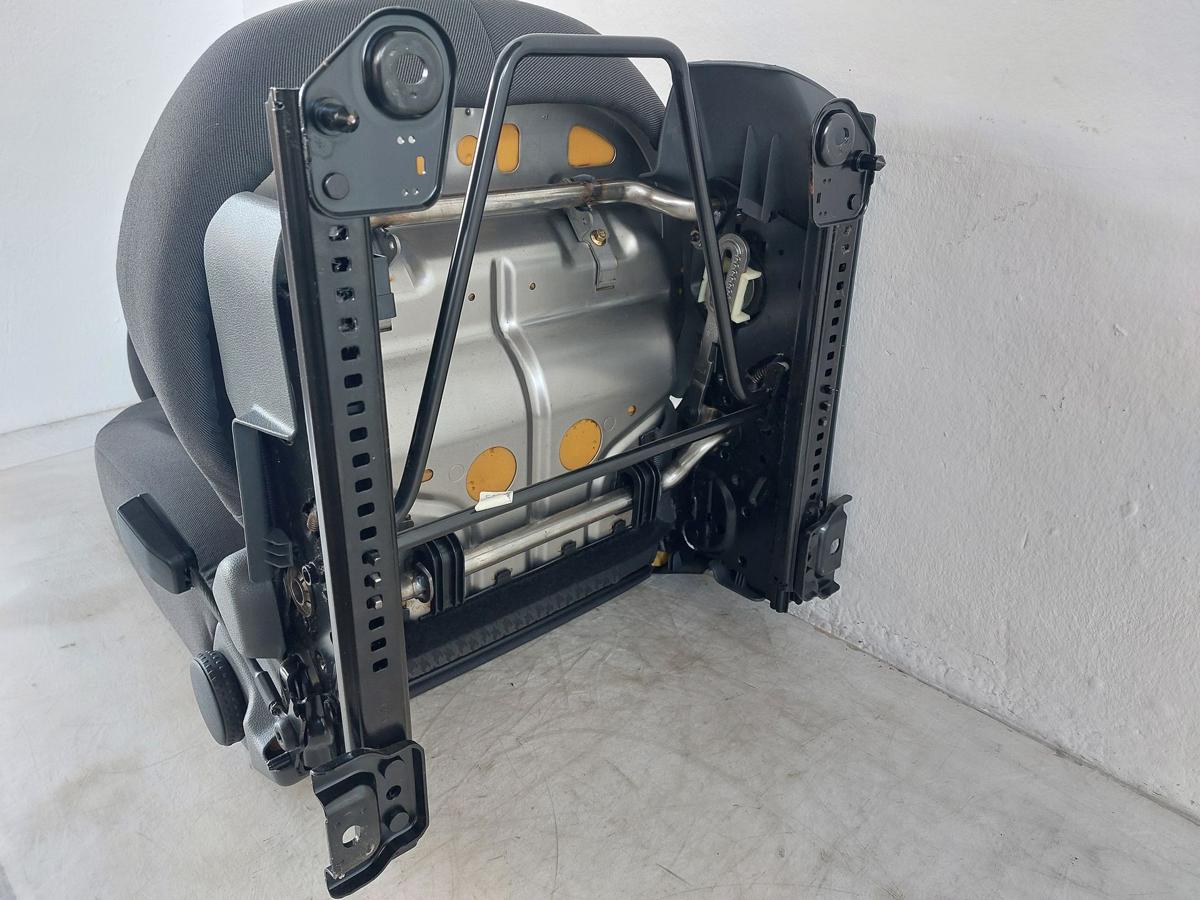 Ford Fusion JU2 Sitz vorn links Fahrersitz Stoff Autositz