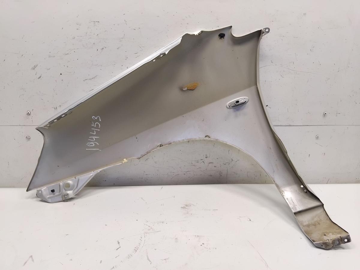 Suzuki Liana original Kotfl&uuml;gel vorn rechts silber Z2S Silky Silver Met BJ2006