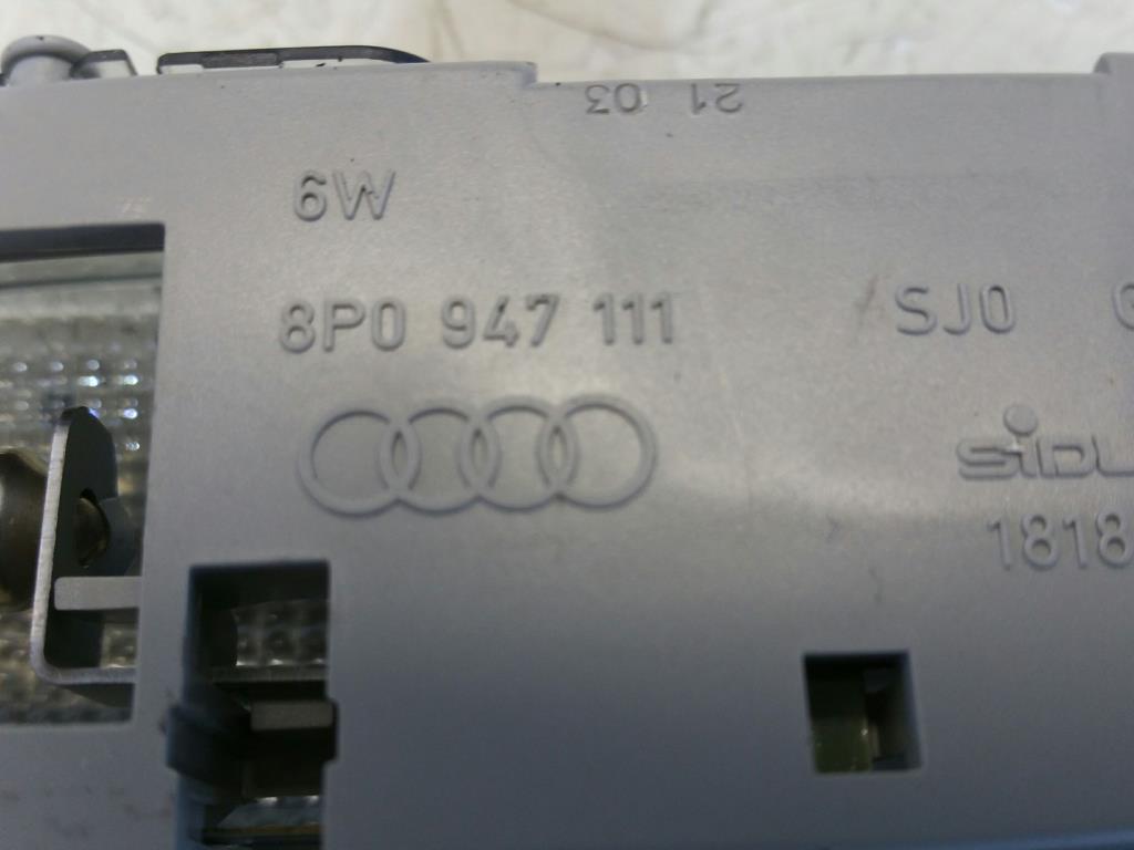 Audi A3 8P Innenleuchte hinten Dachleuchte 8P0947111 Bj.03