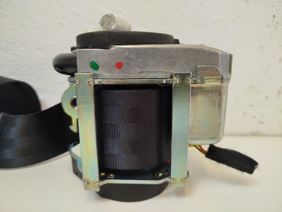 Peugeot 2008 I CU Sicherheitsgurt Gurt vorn rechts Beifahrerseite Gurtstraffer