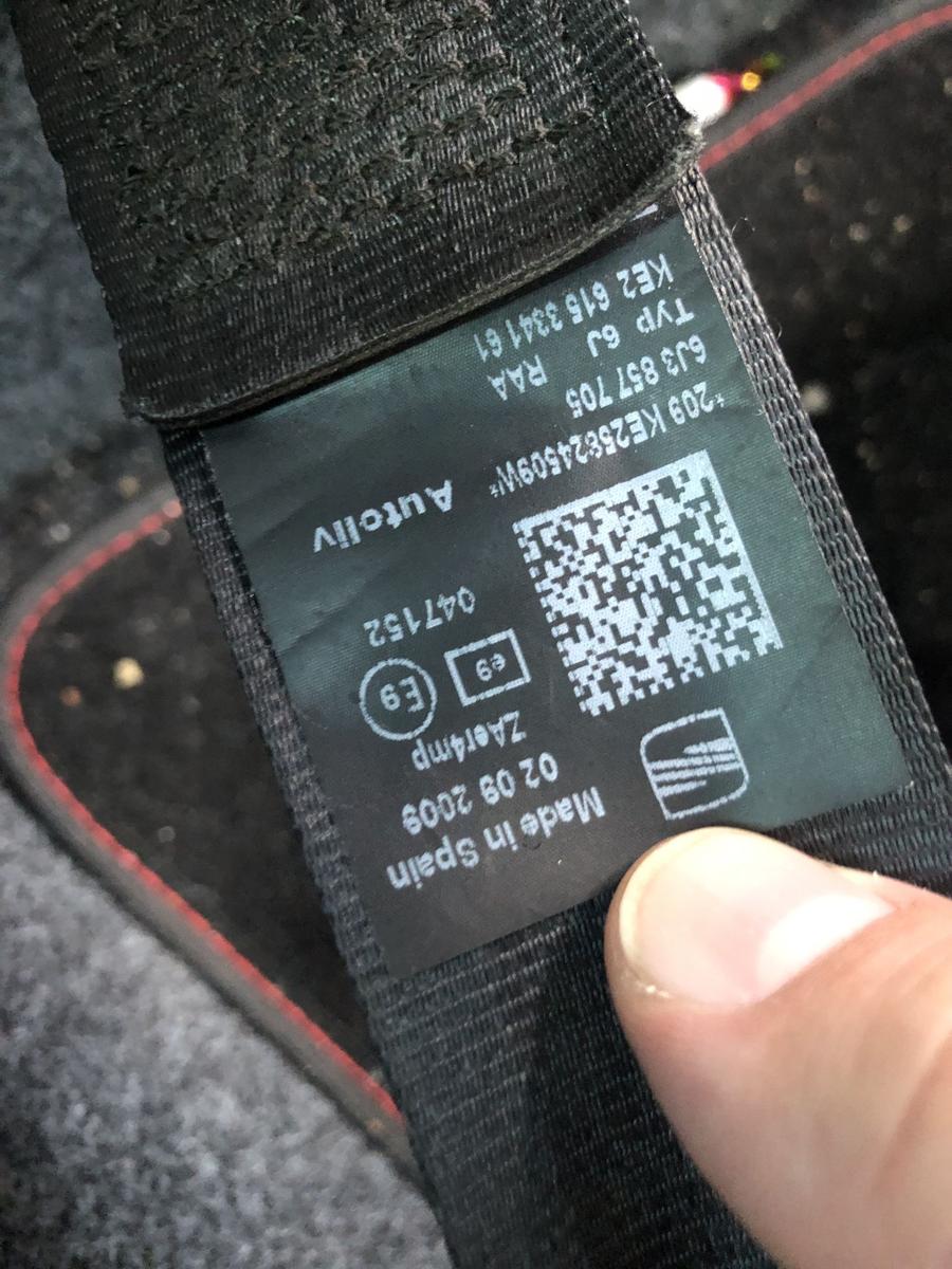 Seat Ibiza 6J Sicherheitsgurt Gurt Anschnallgurt Fahrerseite vorn links 3 t&uuml;rer