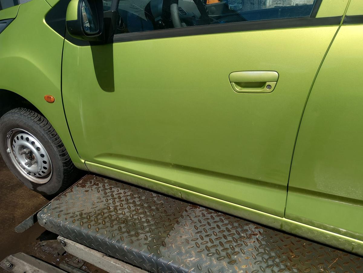 Chevrolet Spark M300 orig Tür vorn links Fahrertür Grün Bj 2010