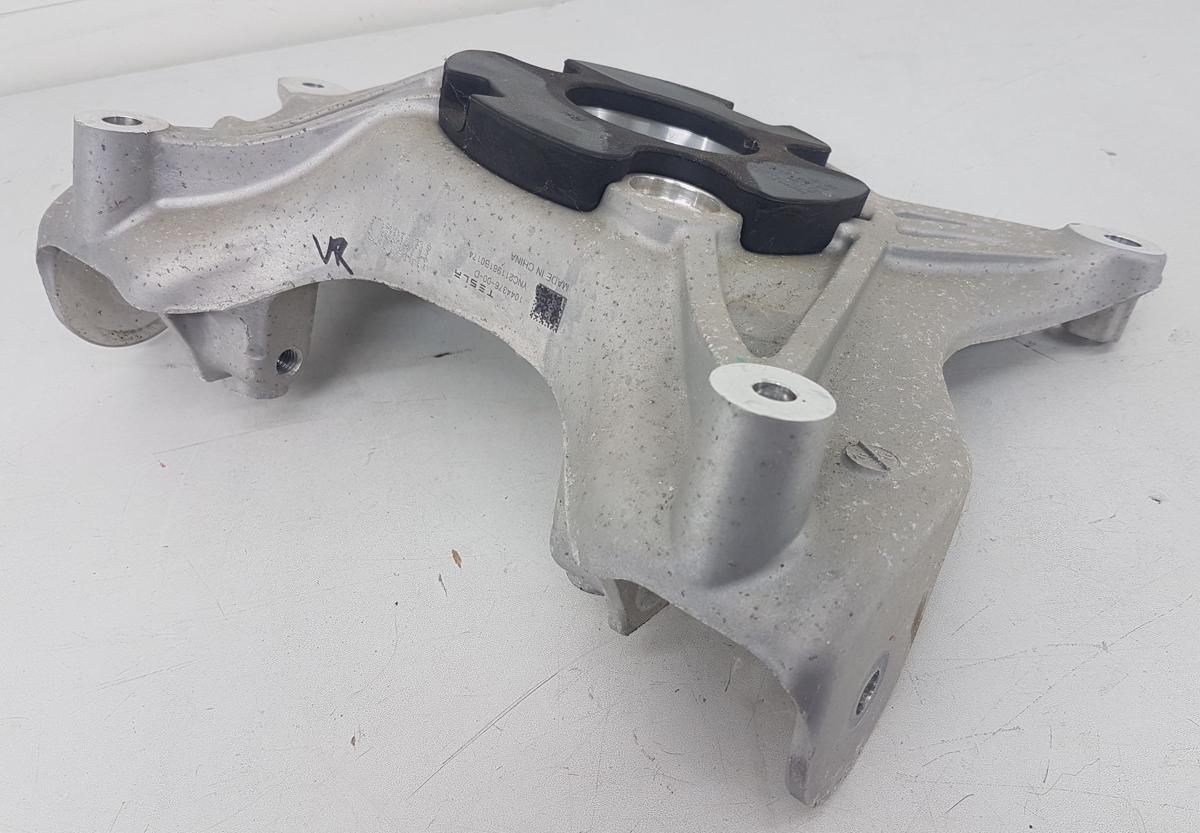 Tesla Model Y original Konsole Lagerbock Querlenker Vorderachse oben rechts Bj22