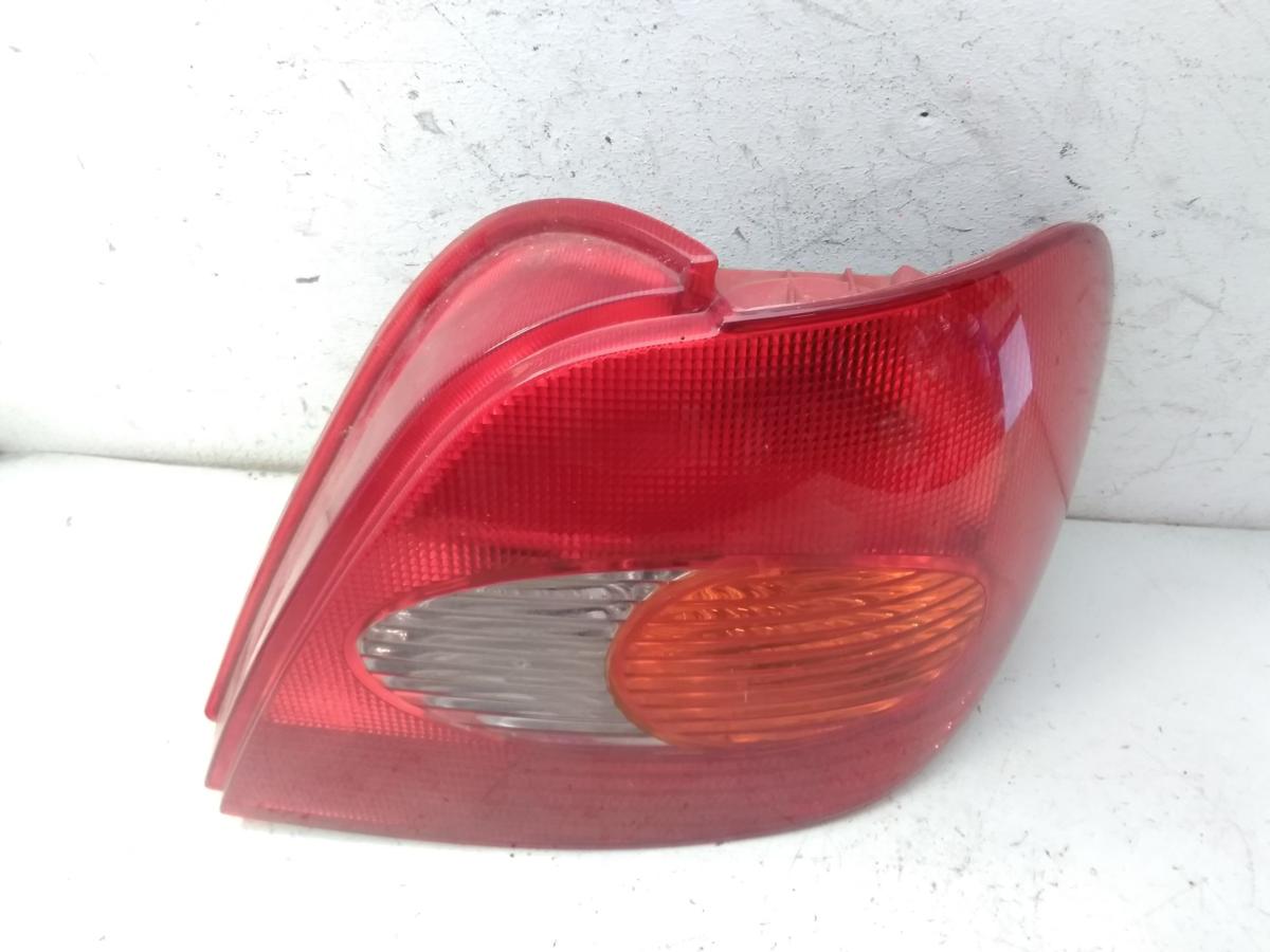 Toyota Avensis T22 Liftback original R&uuml;ckleuchte Heckleuchte rechts Bj.1999