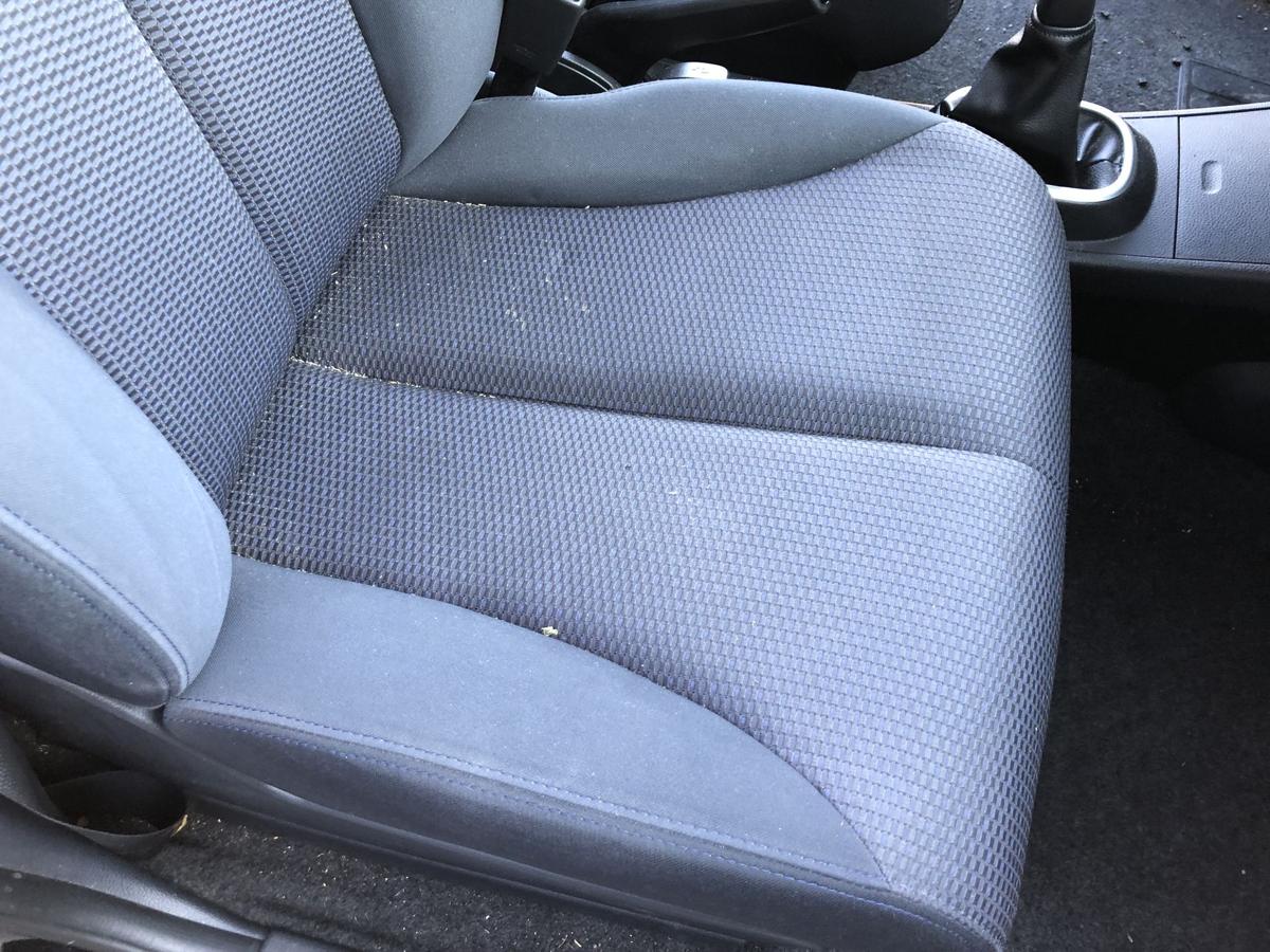 Nissan Tiida C11 Sitz vorn rechts Beifahrersitz Stoff ohne Heizung Autositz