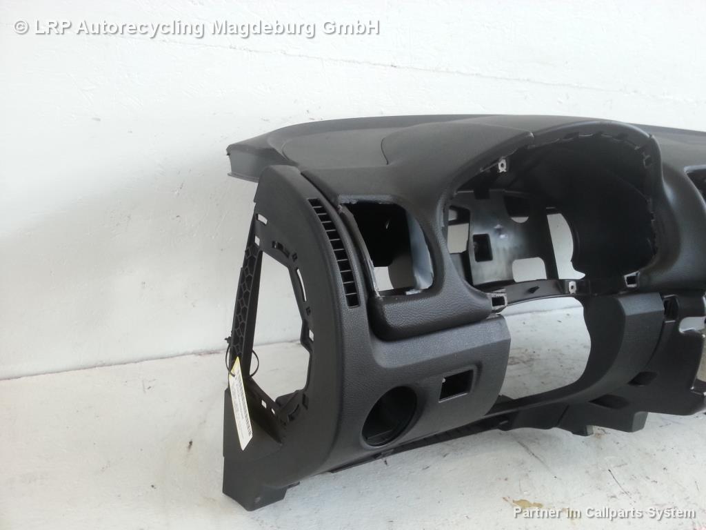 Skoda Fabia 2 5J Armaturenbrett Armaturenträger Cockpit Intrumententafel