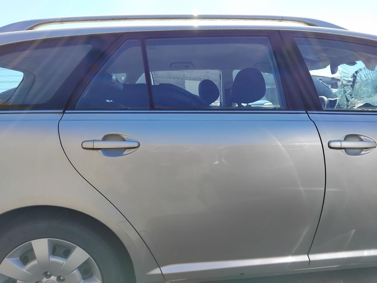 Toyota Avensis T25 Kombi T&uuml;r hinten rechts silbermetallic 1C0 BJ2005