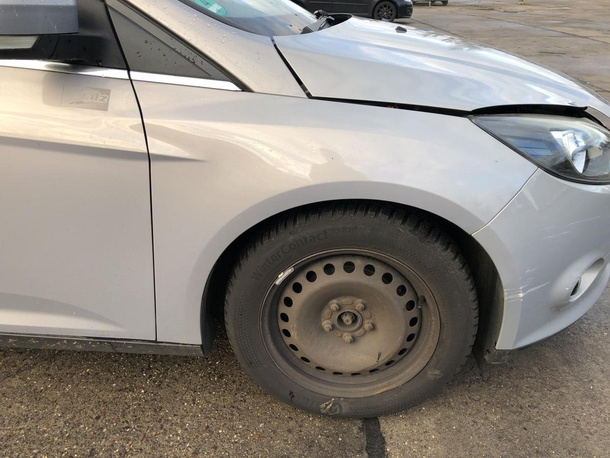 Ford Focus DYB MK3 Kotfl&uuml;gel vorn rechts Fender Seitenteil Micastone Silber Met