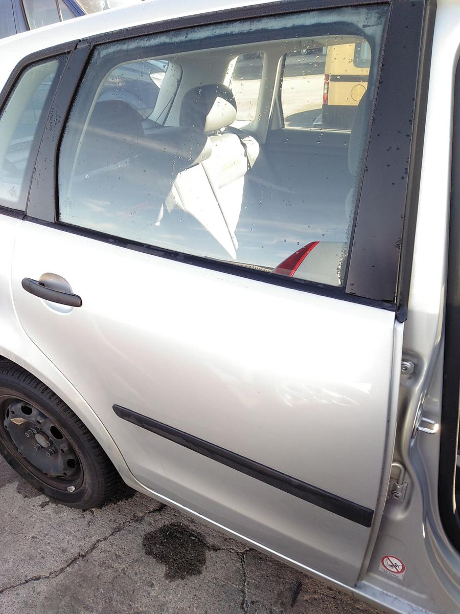 VW Polo 9N3 T&uuml;r hinten rechts reflexsilbermetallic LA7W Bj.2006