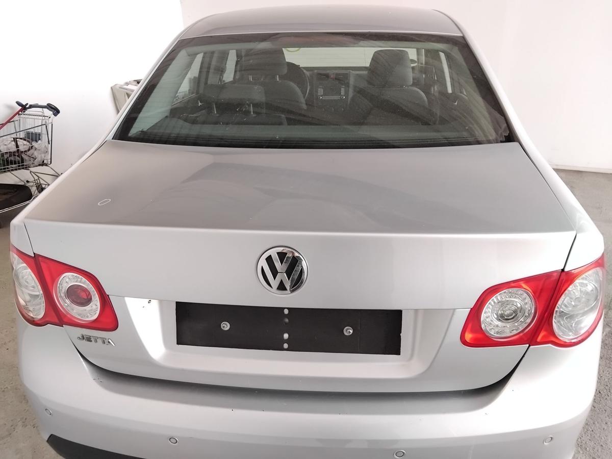 VW Jetta 5 1K2 Heckklappe Kofferraumdeckel LA7W reflexsilber BJ2007 Anrostung