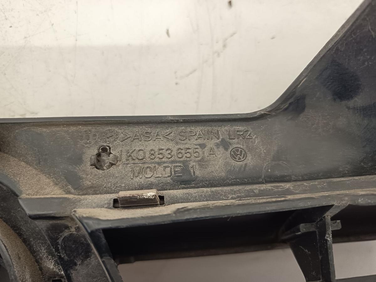 VW Golf V 5 orig K&uuml;hlergrill vorn Sto&szlig;f&auml;ngerabdeckung oben A3W Red Spice Bj 2003