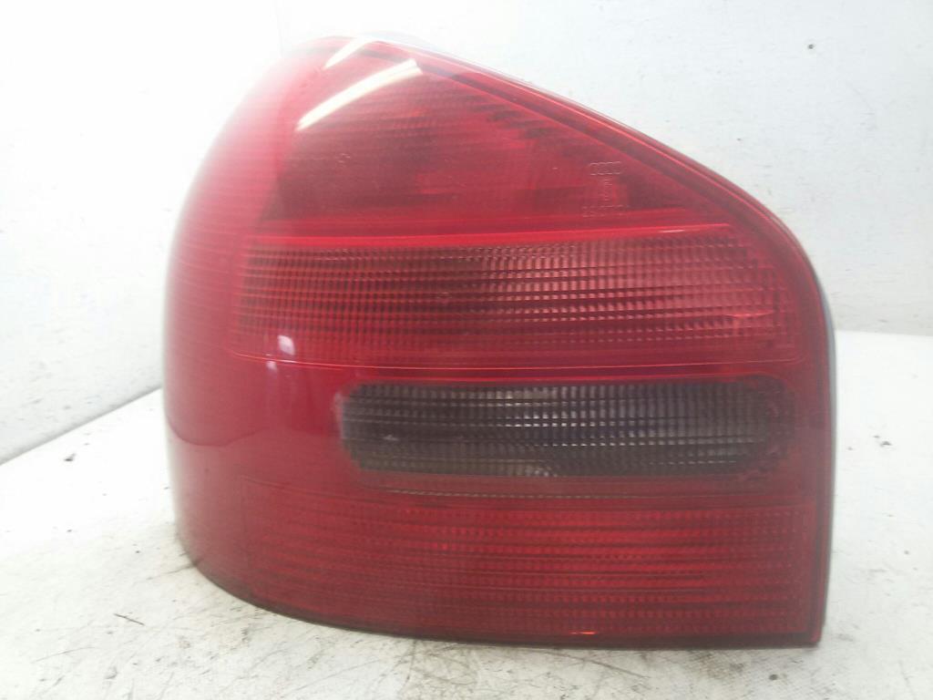 Audi A3 8L Rückleuchte Heckleuchte links 8L0945095A SCINTEX SAXO BJ1998