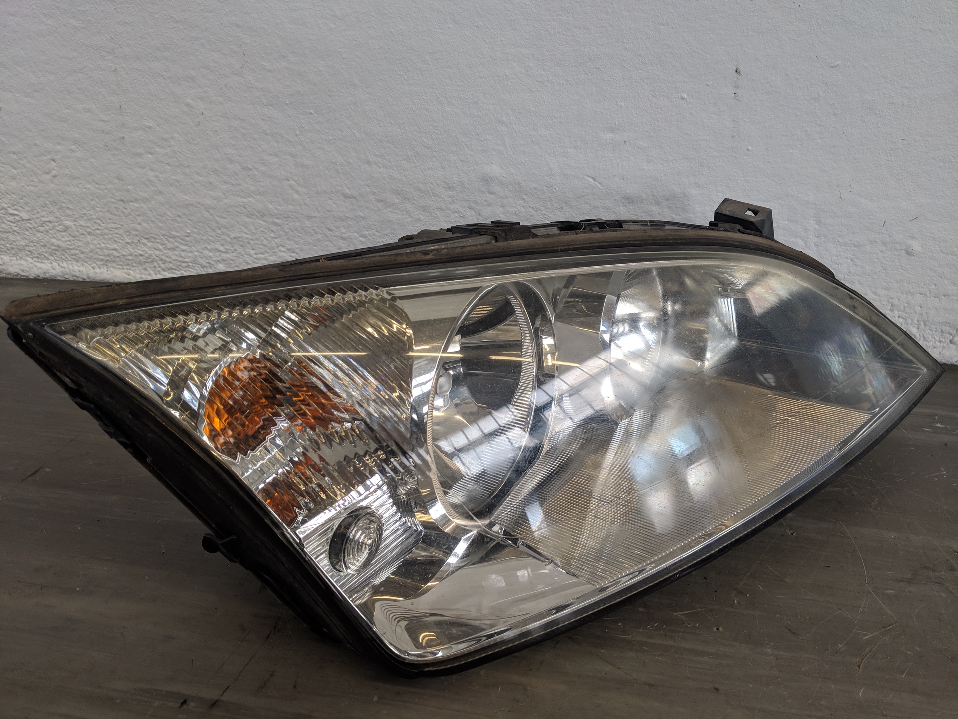 Ford Mondeo MK3 BY Bj.06 Scheinwerfer rechts Halogen 1S7113005AM Ford Mondeo MK3 BY Bj.06 Scheinwerfer rechts Halogen 1S7113005AM