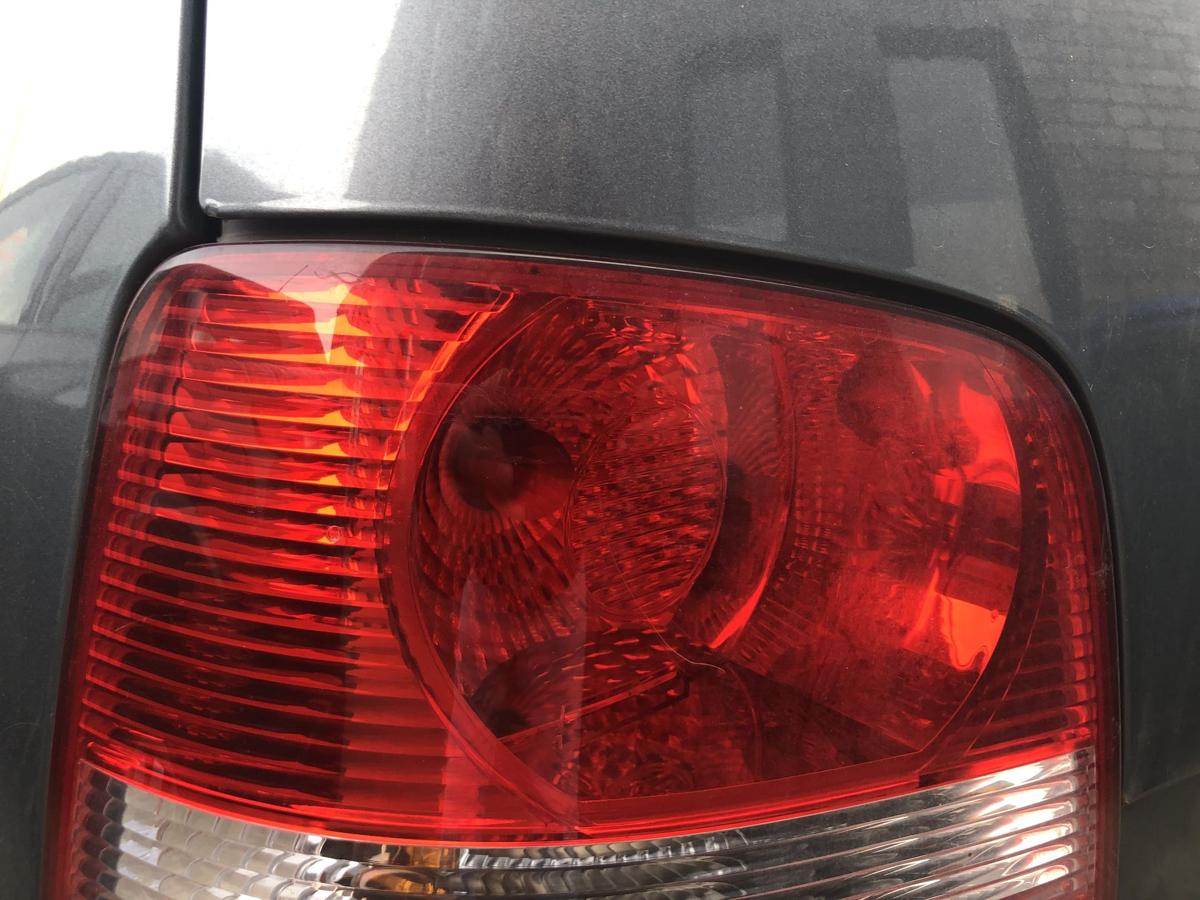 VW Touran 1T 1T1 R&uuml;ckleuchte links R&uuml;cklicht Heckleuchte bis 2006