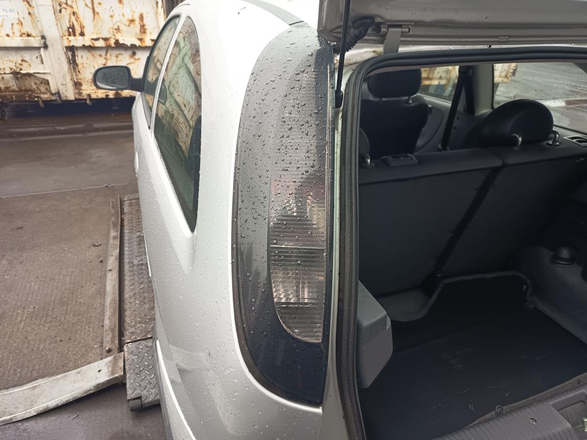 Opel Corsa C 3-TRG Bj 2005 orig Heck-Rück-Schlussleuchte links Facelift ab 2004