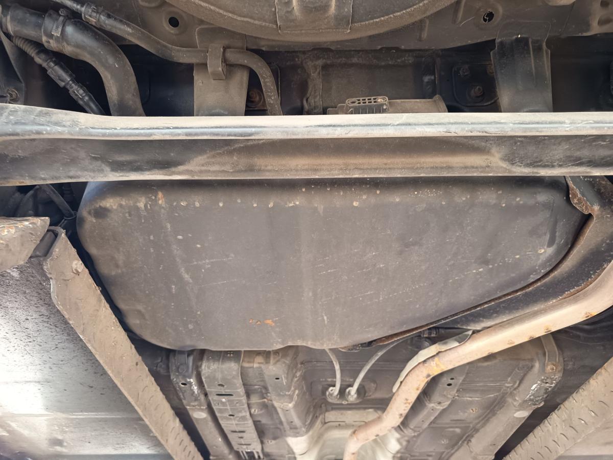 Hyundai i20 original Tank Kraftstoffbeh&auml;lter Benzin 1,2l 57kW Bj 2011