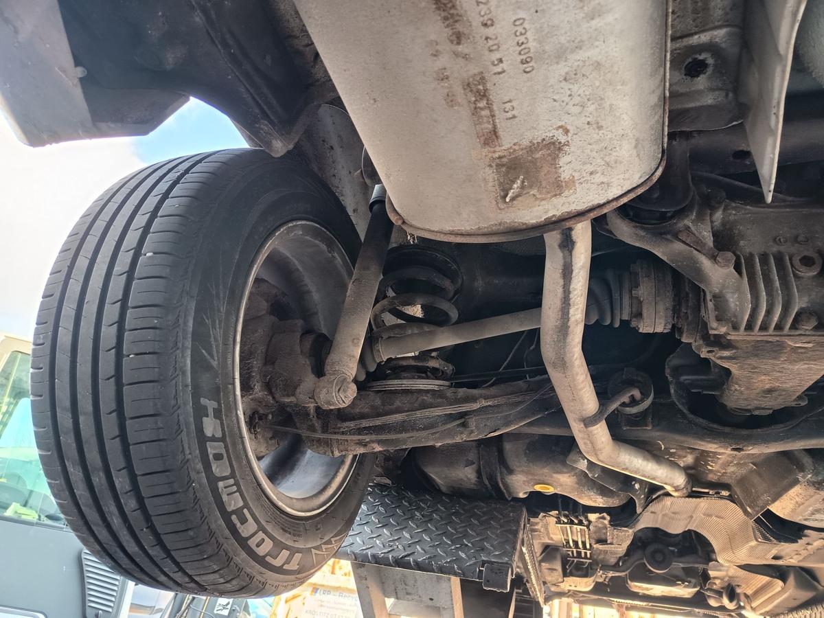 BMW 3er E36 Compact Bj 1997 original Hinterachse Tr&auml;ger hinten 1,6L 75KW