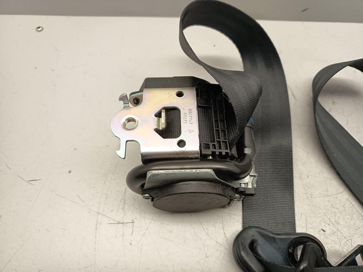 Peugeot 206+ original Sicherheitsgurt vorne rechts 3 T&uuml;rer Baujahr 2010