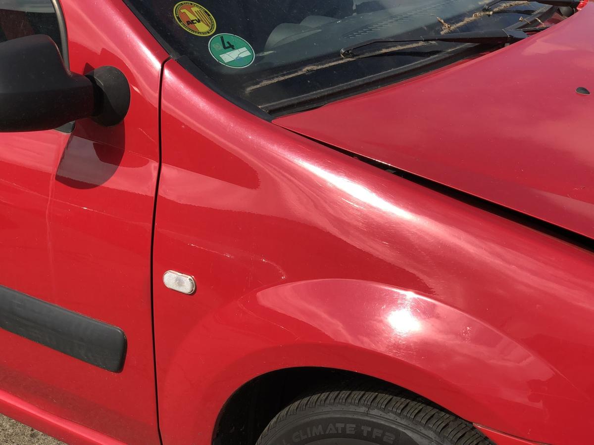 Dacia Logan MCV Kotfl&uuml;gel vorn rechts Beifahrerseite OV21D Red Passion
