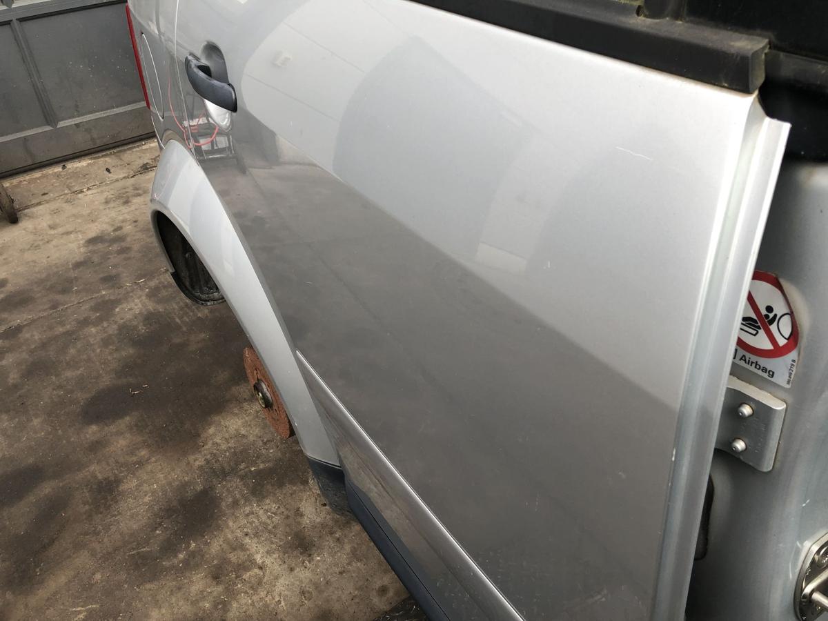 Audi A2 original Tür hinten rechts Fond Y7W Lichtsilber Bj 2001
