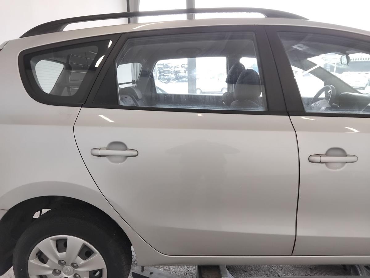 Hyundai i30cw Kombi T&uuml;r hinten rechts 2R Continental Silver BJ2009