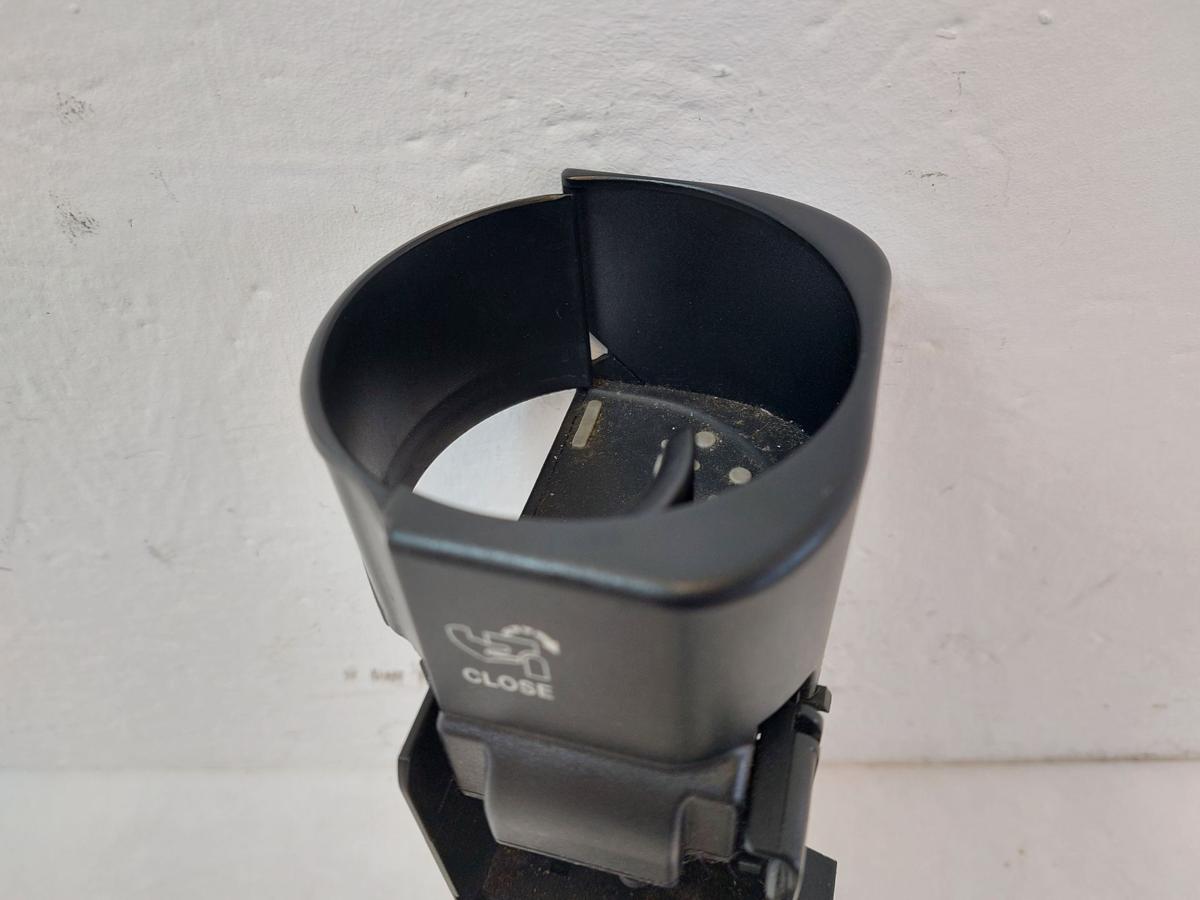 Mercedes E Klasse 211 Getränkehalter Dosenhalter Cupholder OE TEXT BILDER