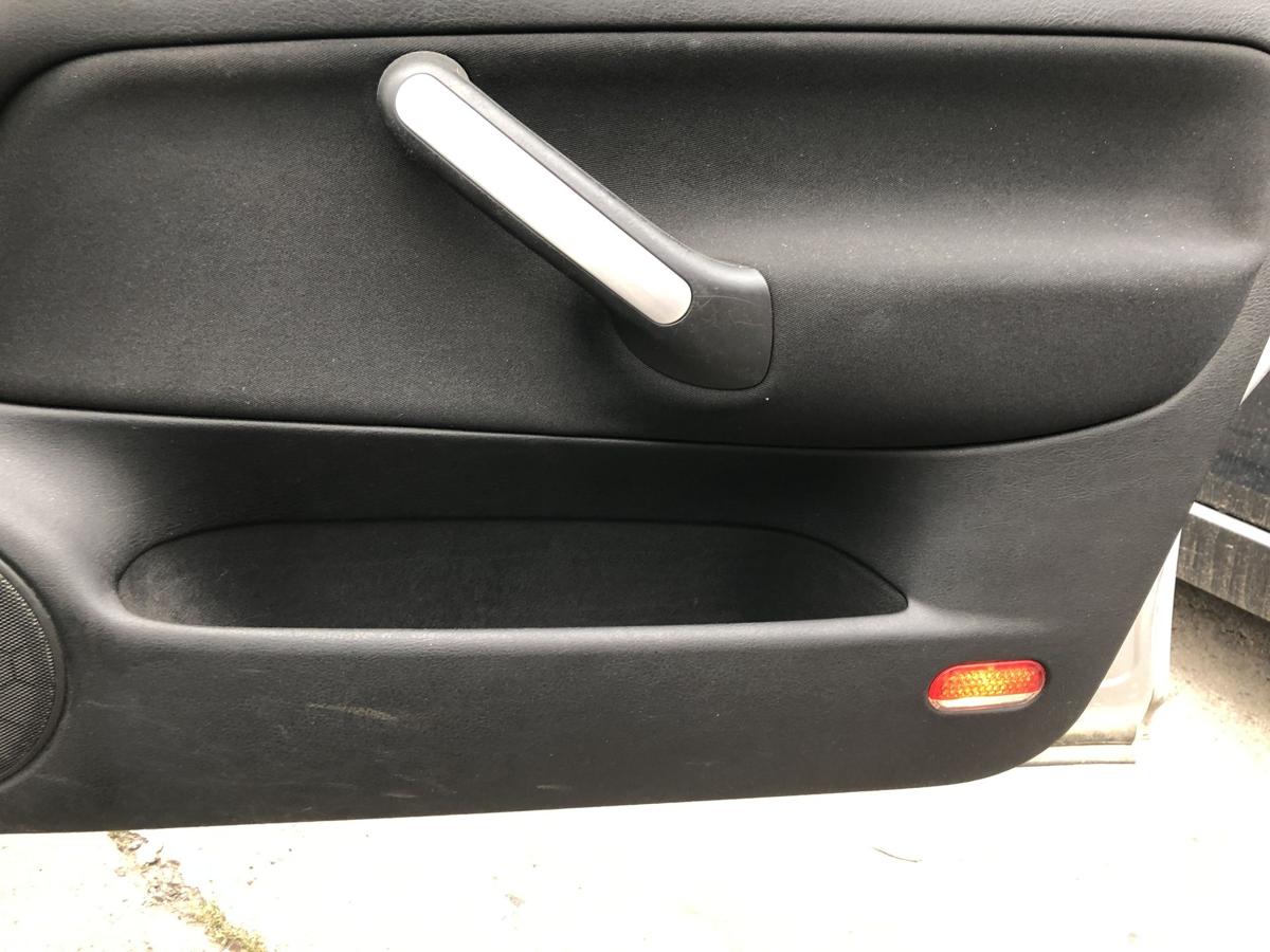 VW Bora 1J T&uuml;rverkleidung vorn rechts Innenverkleidung T&uuml;r T&uuml;rpappe Golf 4
